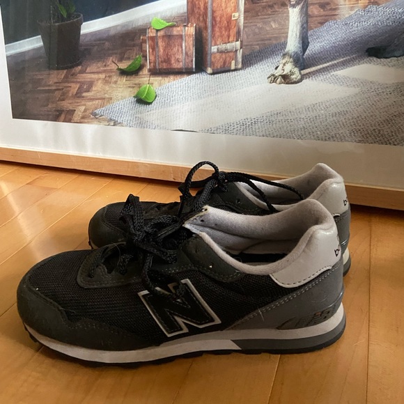 New Balance Other - LIKE NEW! New Balance 515 Classic Sneakers in Black